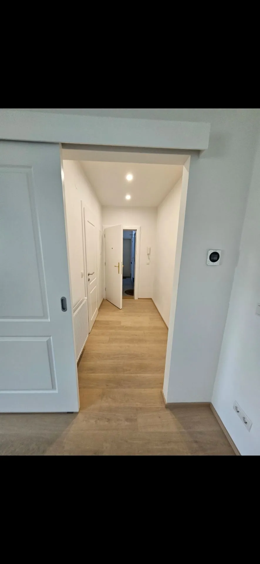 Flur nach der Kernsanierung Oberzellergasse 1030 Wien